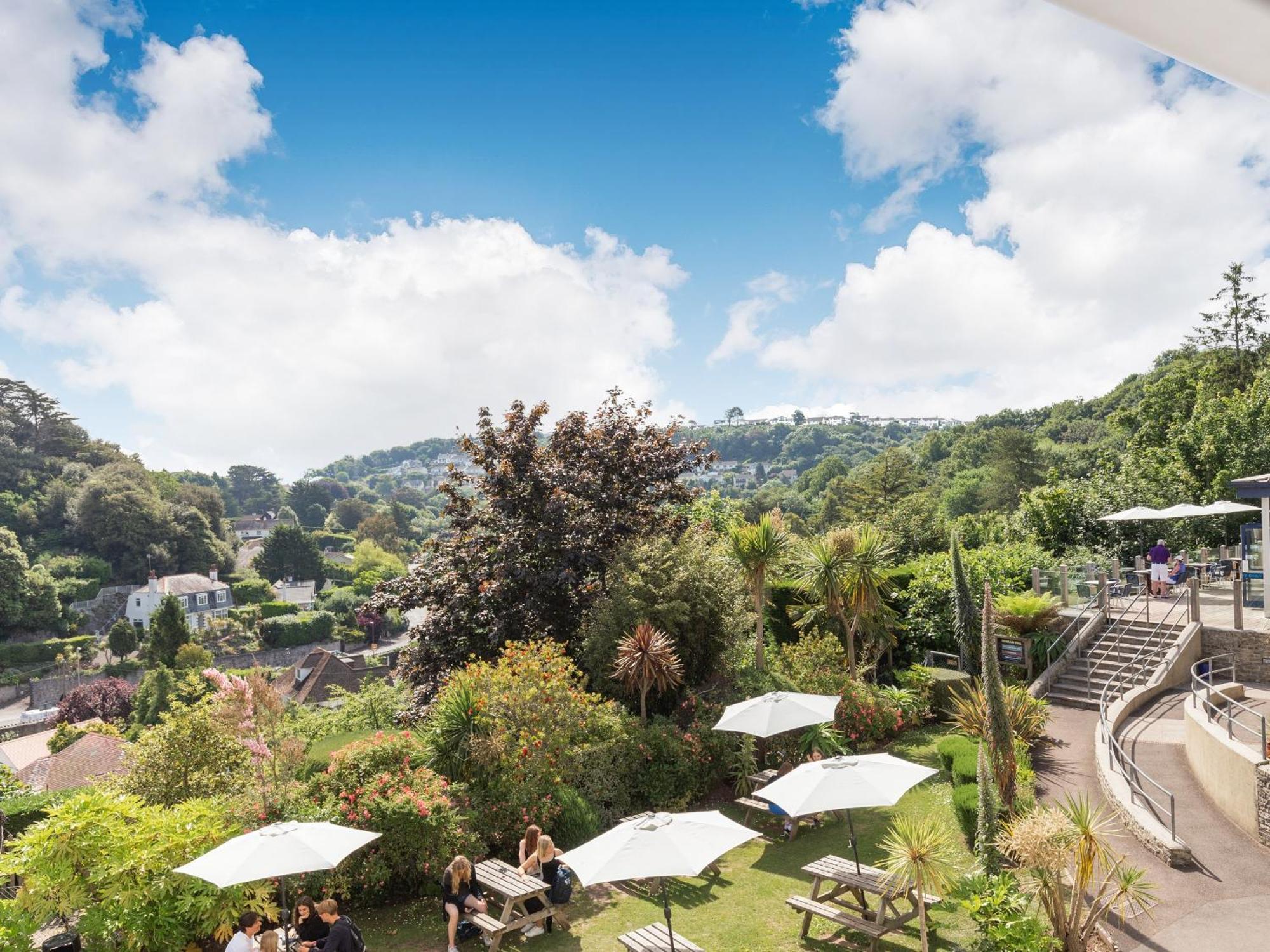 Cavern House * Torquay